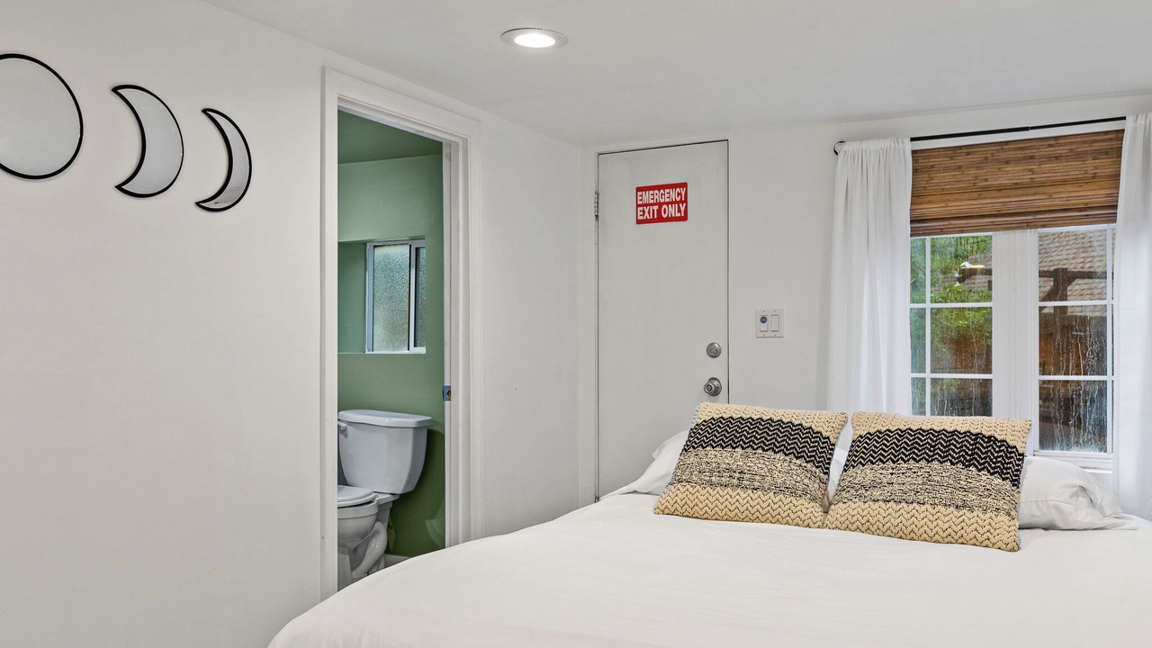 Photo of Bedroom in Green Valley Lake