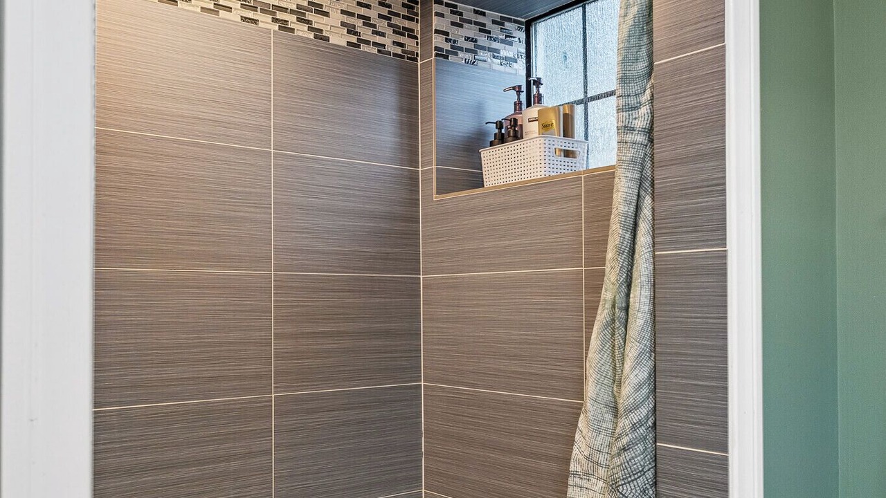 Photo of Bathroom in Green Valley Lake