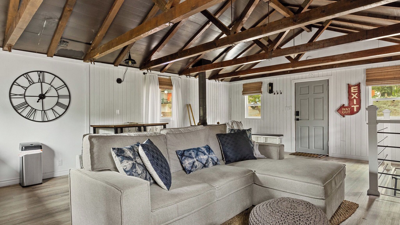 Photo of Livingroom in Green Valley Lake