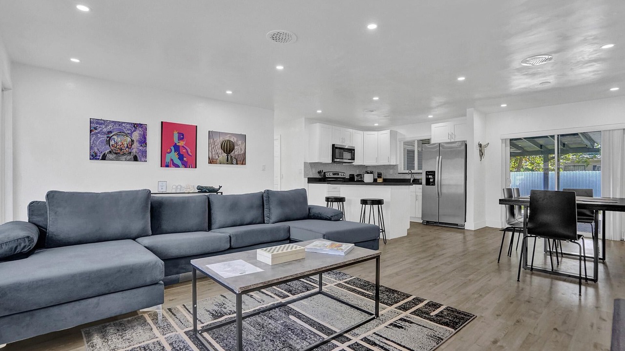 Photo of Livingroom in Golden Glades
