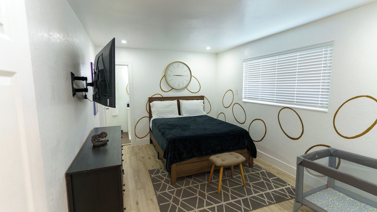 Photo of Bedroom in Golden Glades