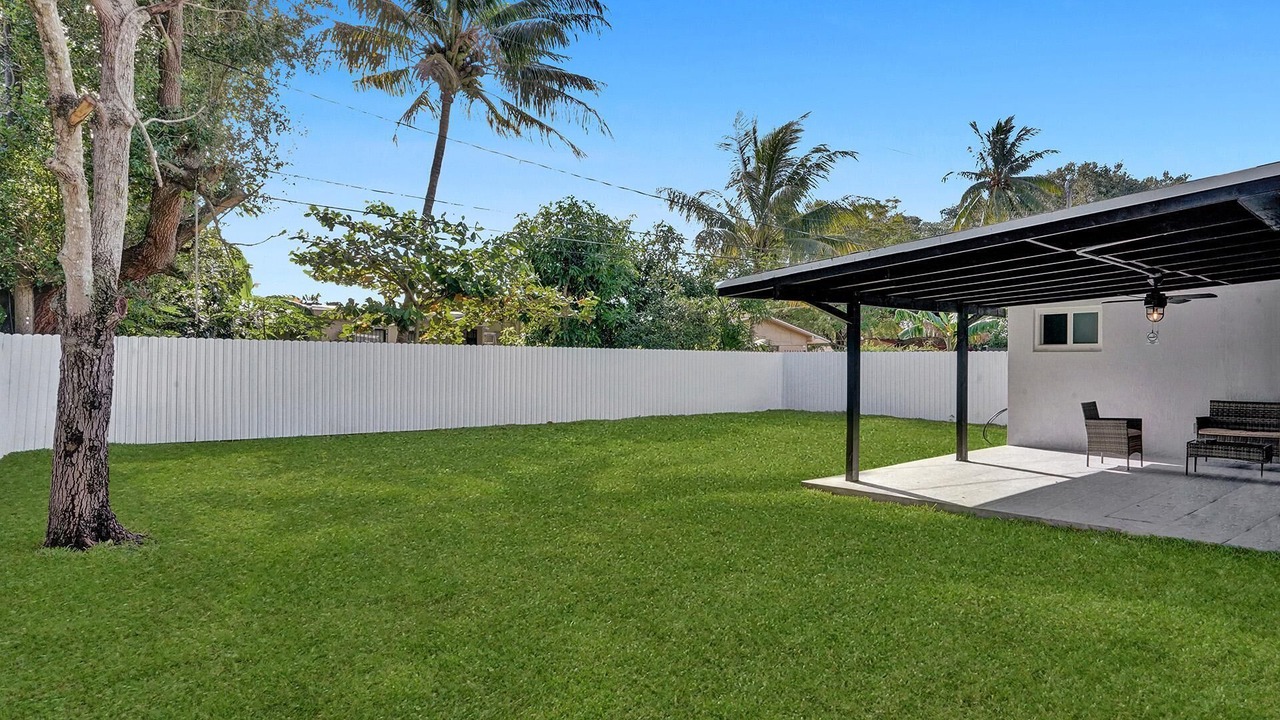 Photo of Patio Balcony in Golden Glades