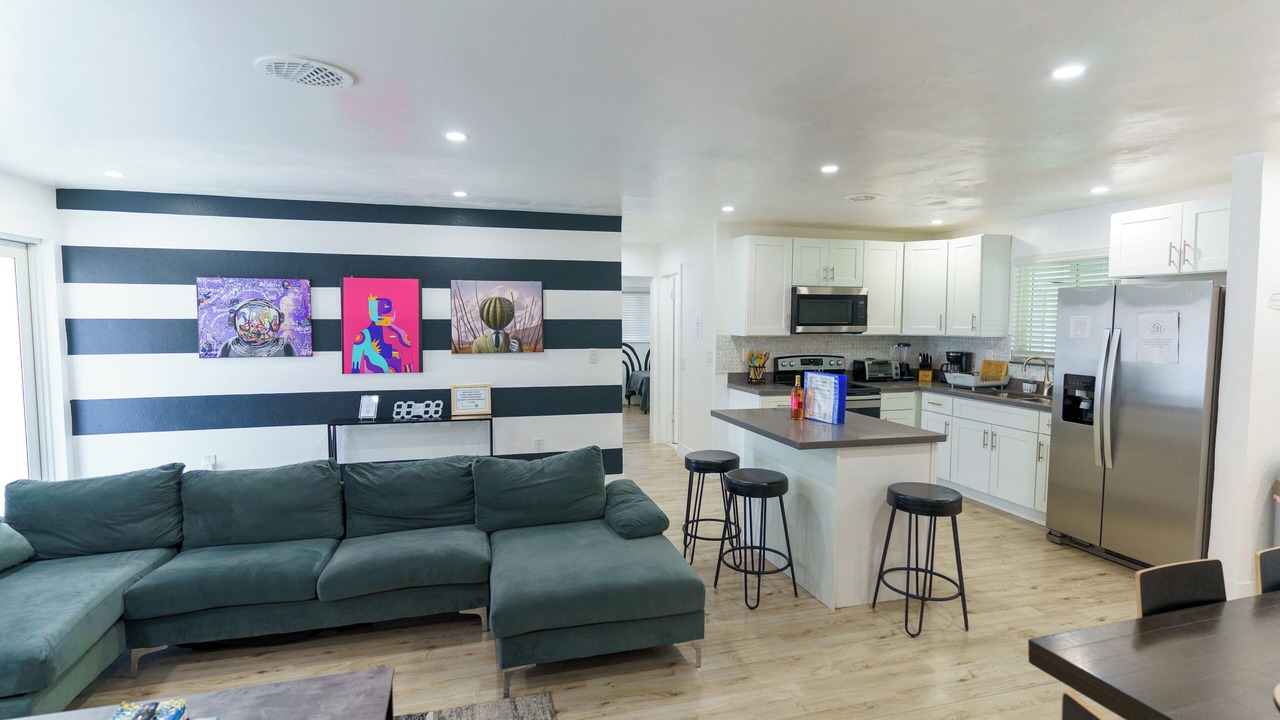 Photo of Livingroom in Golden Glades