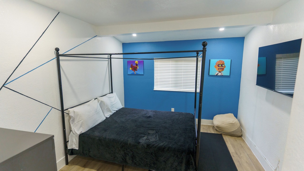 Photo of Bedroom in Golden Glades
