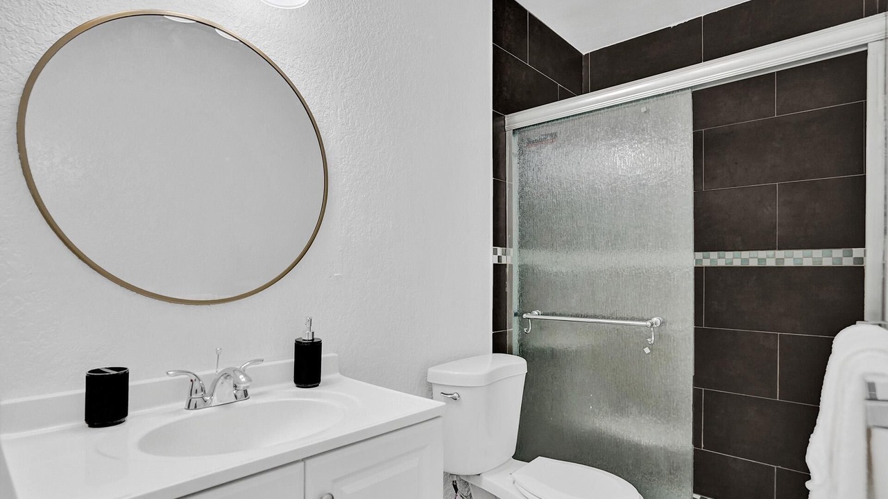 Photo of Bathroom in Golden Glades