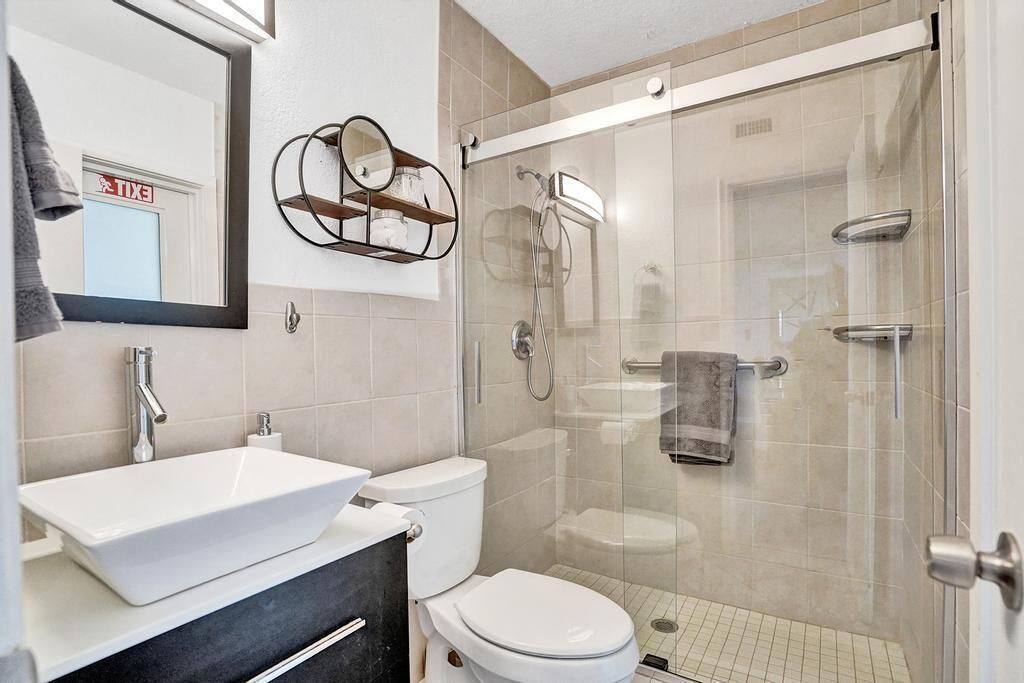 Photo of Bathroom in Royal Poinciana