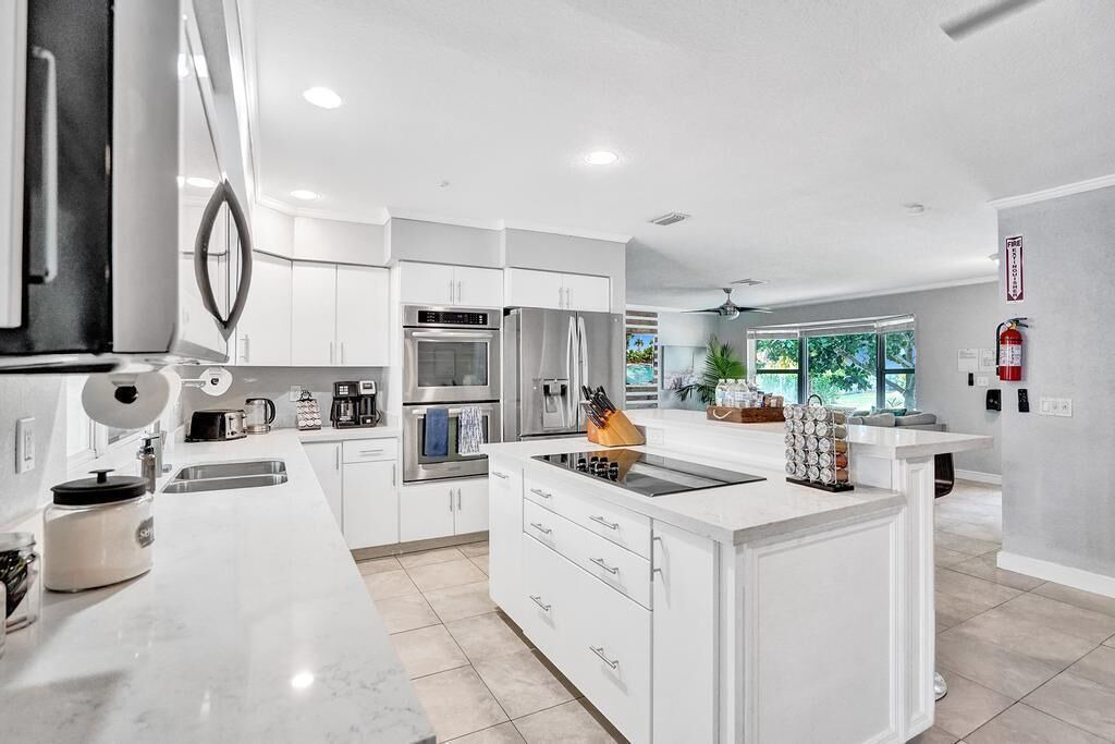 Photo of Kitchen in Royal Poinciana