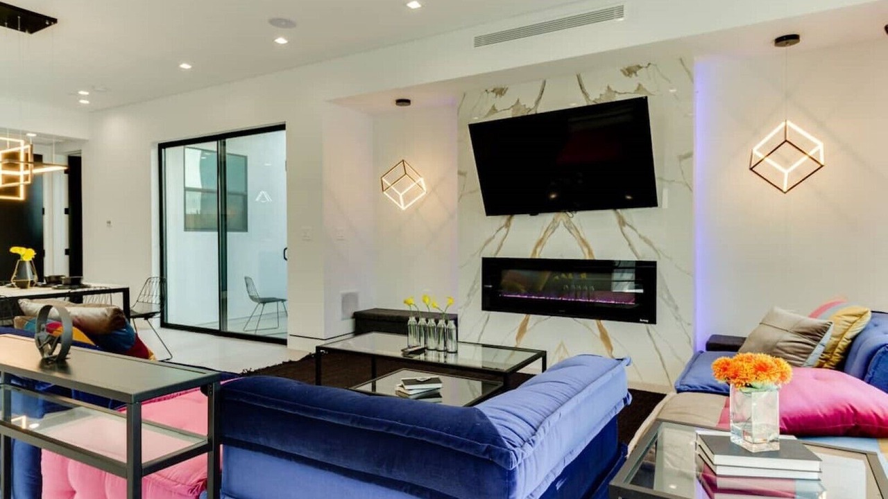 Photo of Livingroom in Encino
