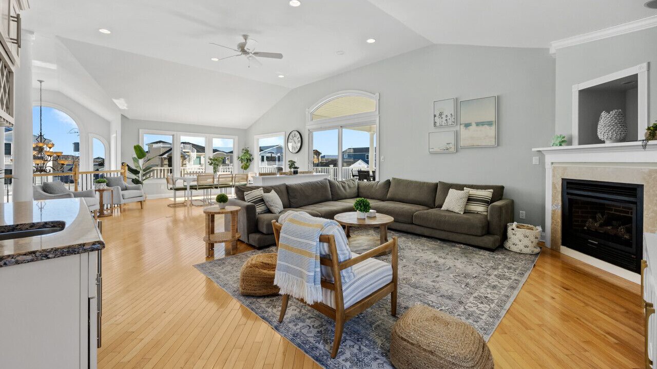 Photo of Livingroom in A-Zone