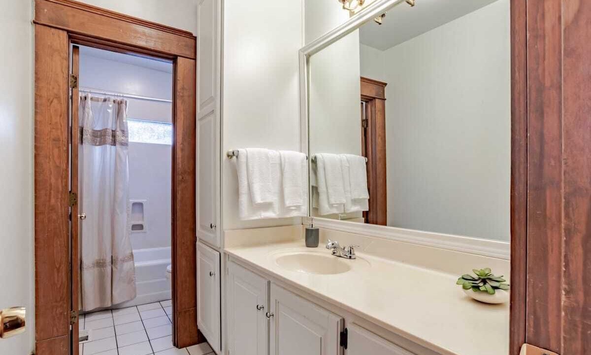 Photo of Bathroom in Hannon Park
