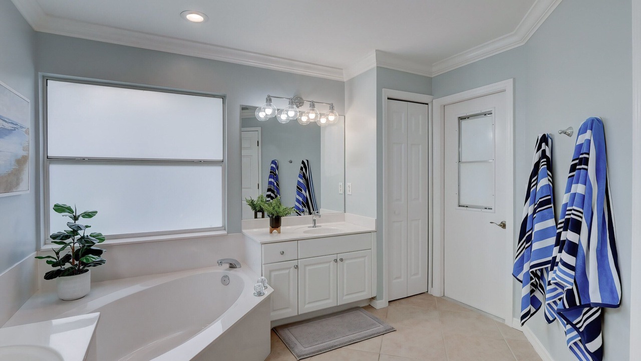 Photo of Bathroom in Naples