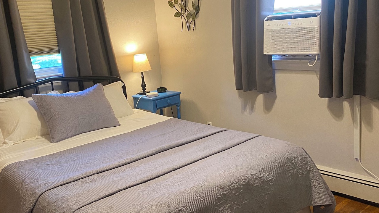 Photo of Bedroom in Girard