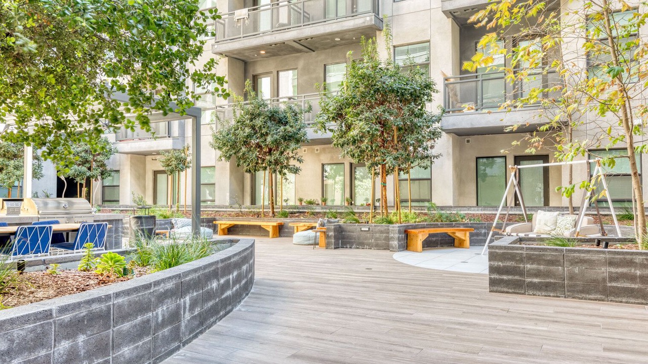 Photo of Patio Balcony in Warner Center