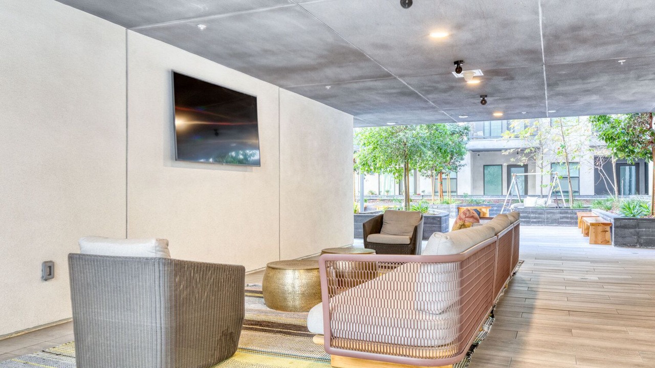 Photo of Patio Balcony in Warner Center