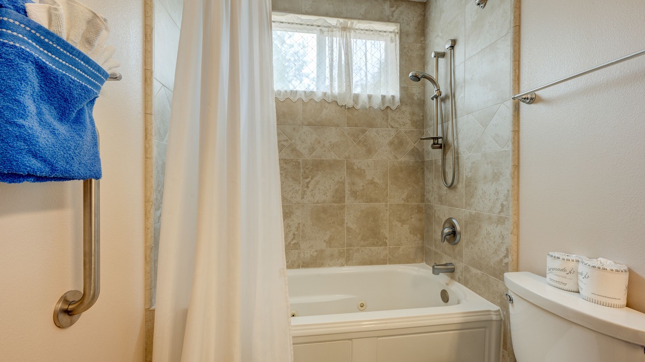 Photo of Bathroom in Mountain View Estates