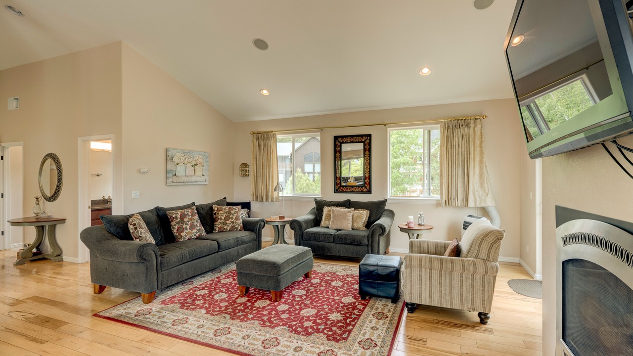 Photo of Livingroom in Mountain View Estates