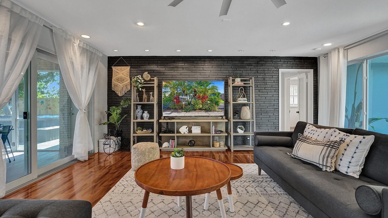 Photo of Livingroom in North Central Hollywood