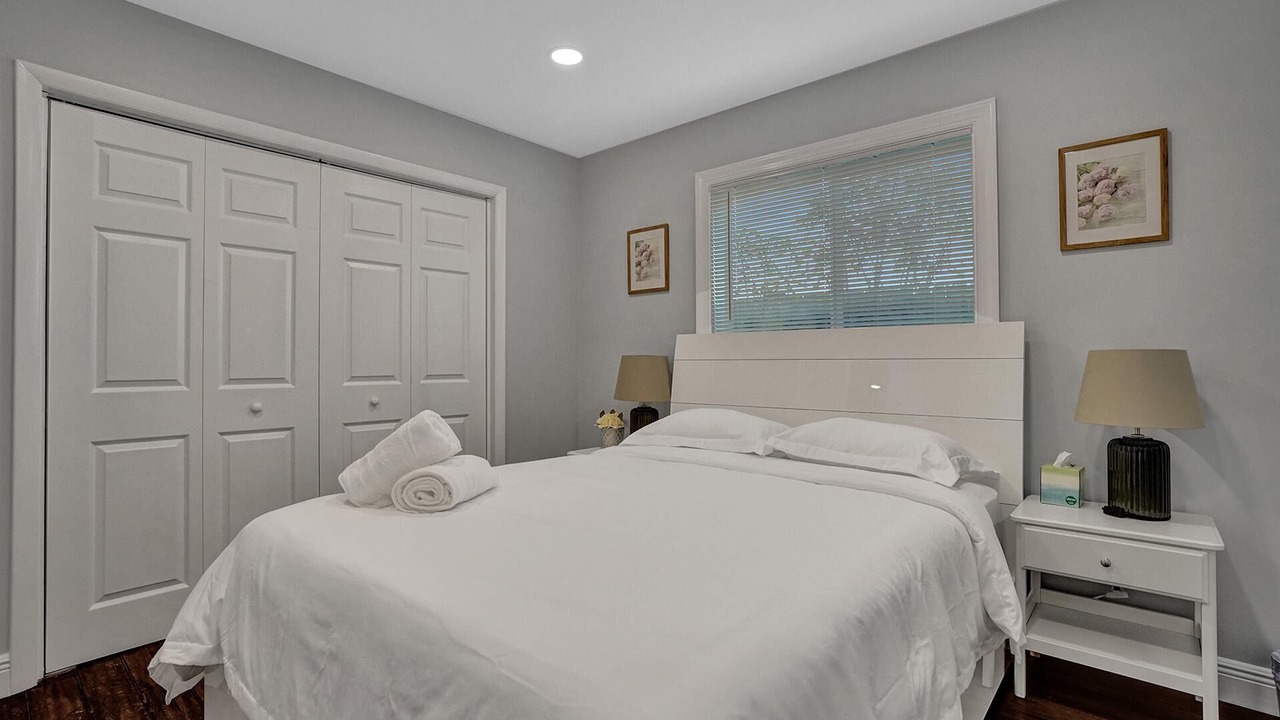Photo of Bedroom in North Central Hollywood