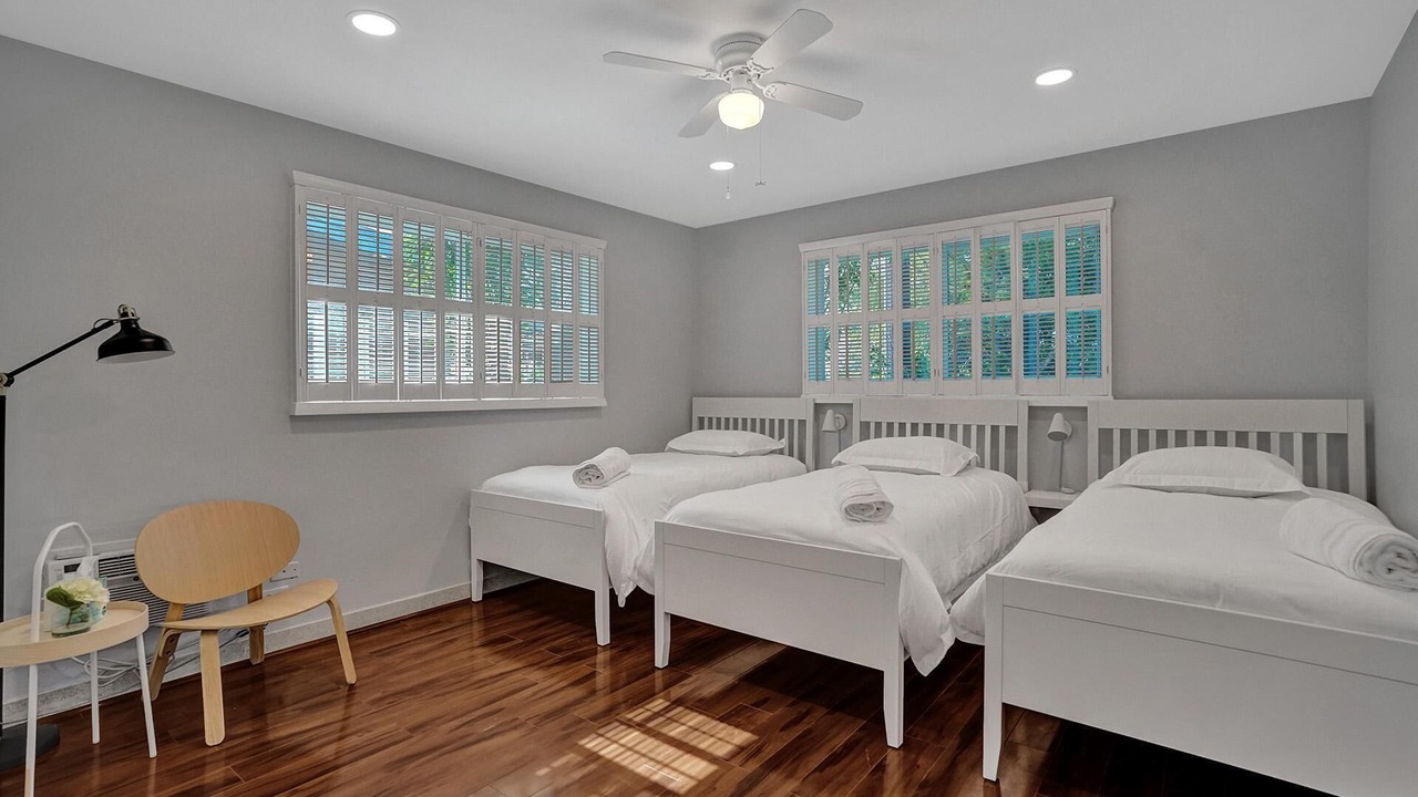 Photo of Bedroom in North Central Hollywood