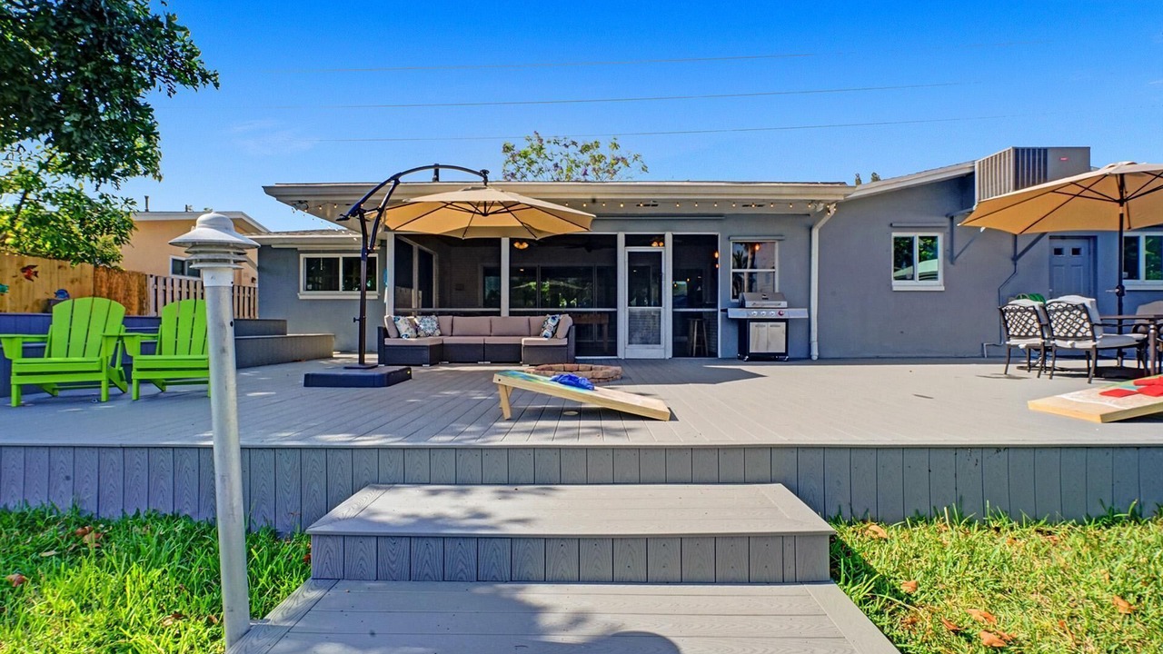 Photo of Patio Balcony in North Central Hollywood
