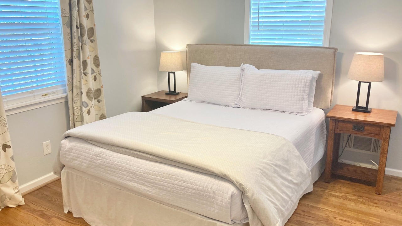 Photo of Bedroom in Crestwood South