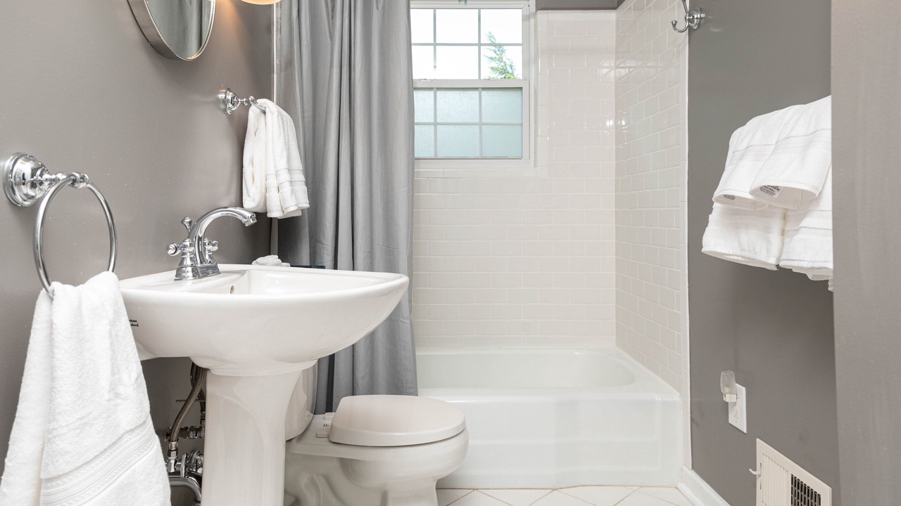 Photo of Bathroom in Crestwood South