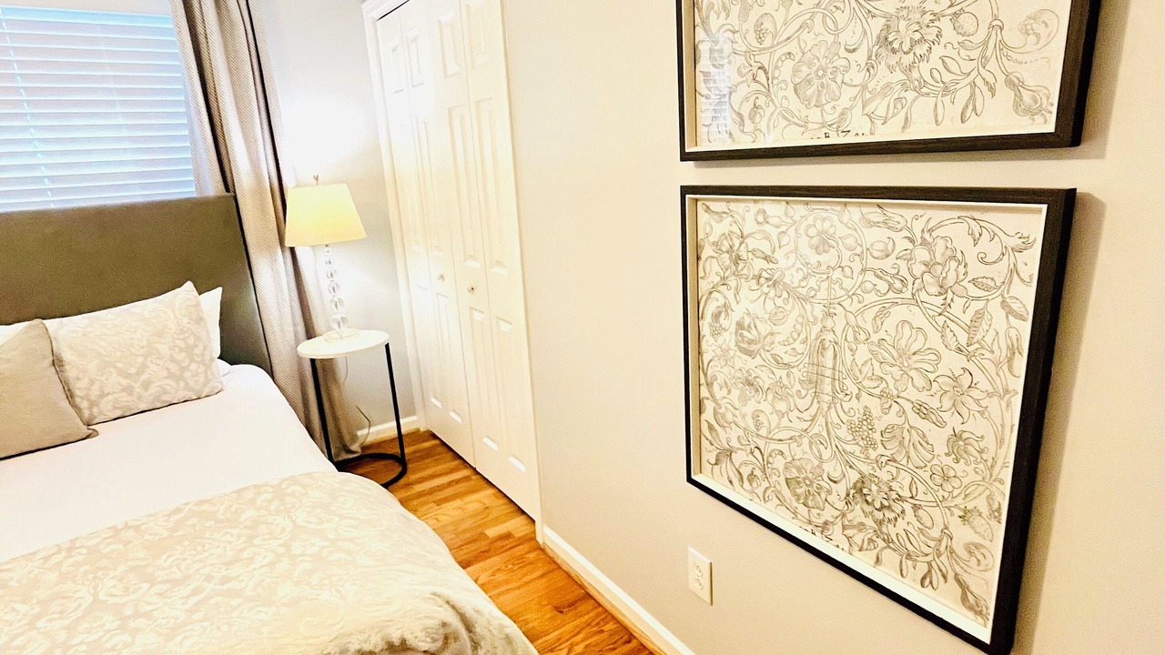 Photo of Bedroom in Crestwood South