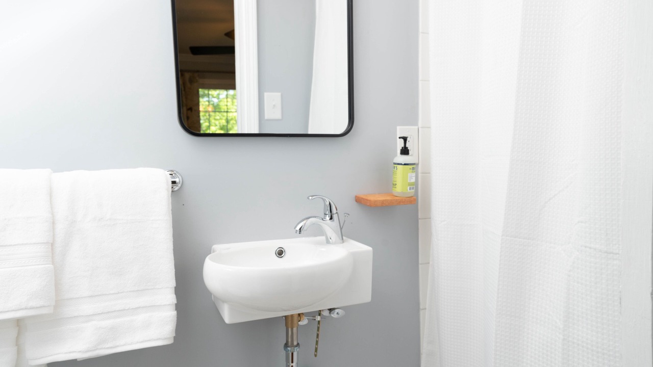 Photo of Bathroom in Crestwood South