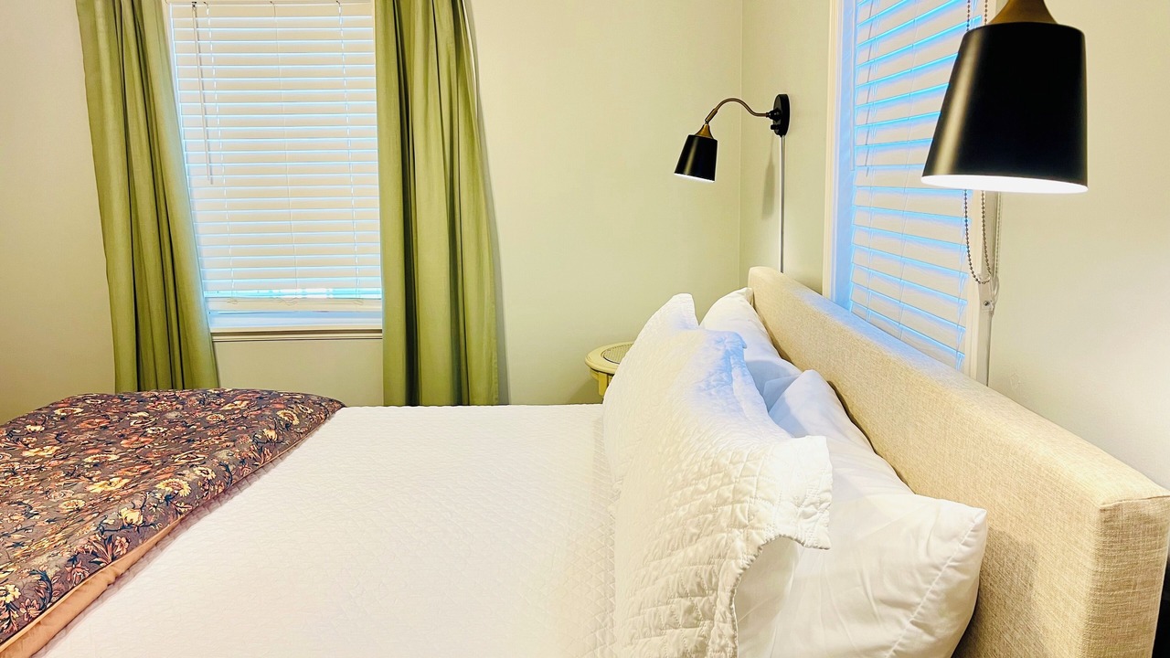 Photo of Bedroom in Crestwood South