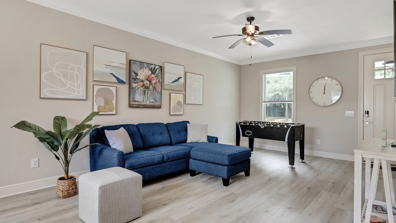 Photo of Livingroom in Ono Island