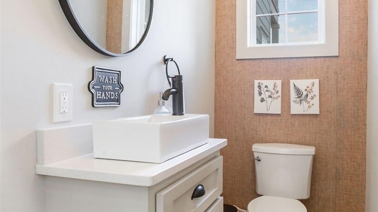 Photo of Bathroom in Guntersville