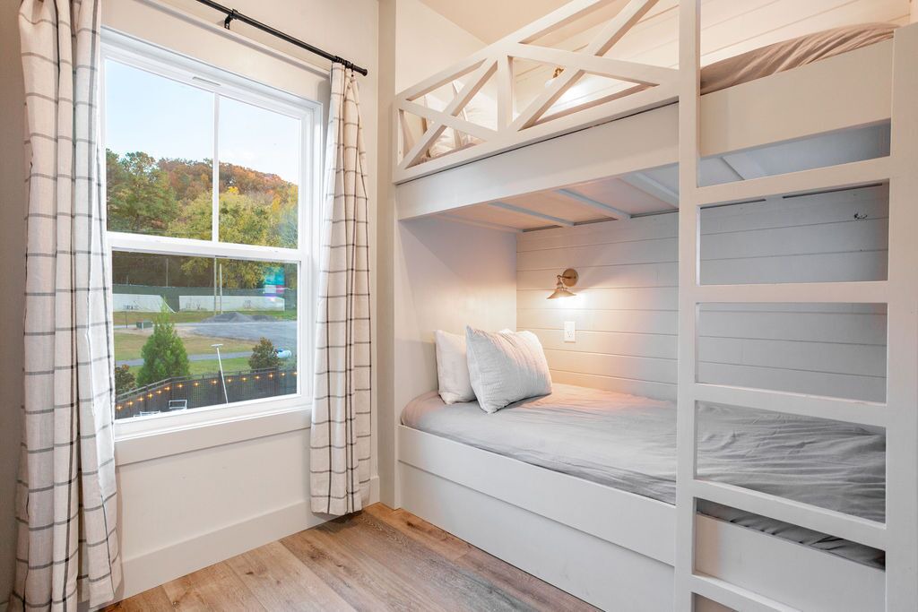 Photo of Bedroom in Guntersville