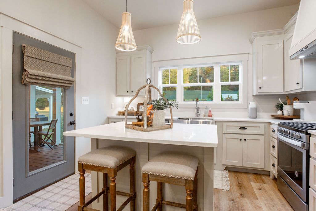 Photo of Kitchen in Guntersville