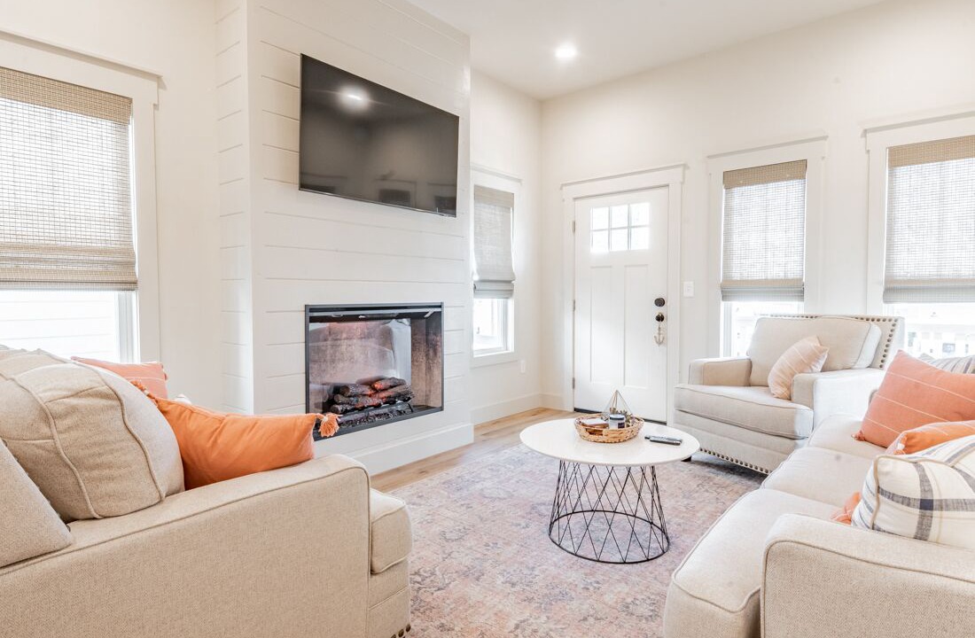 Photo of Livingroom in Guntersville