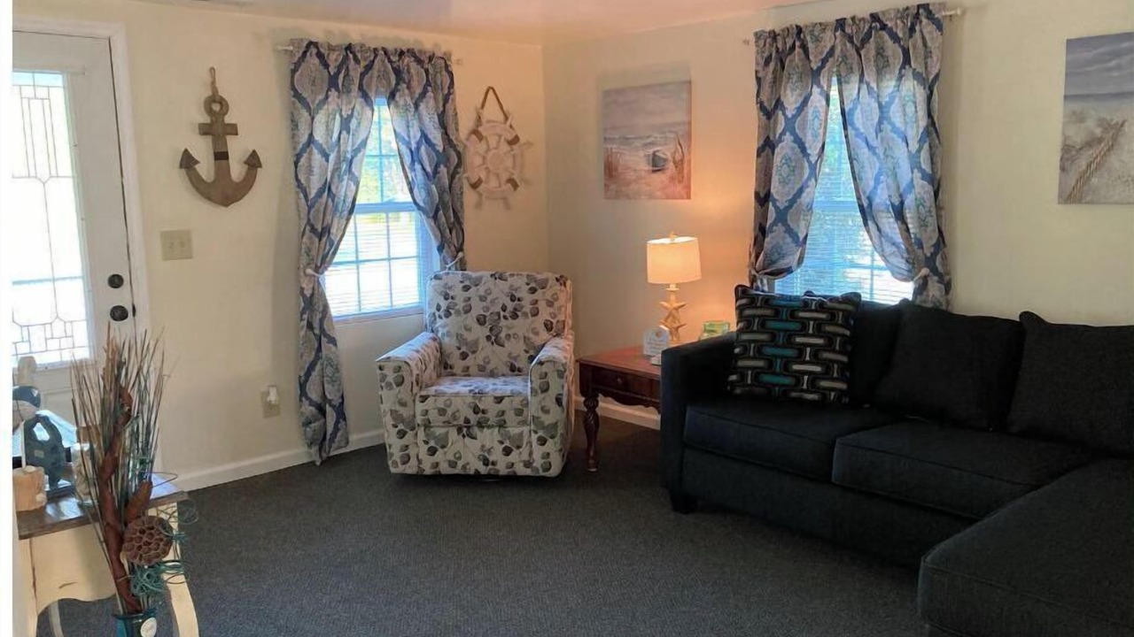 Photo of Livingroom in Jacksonville