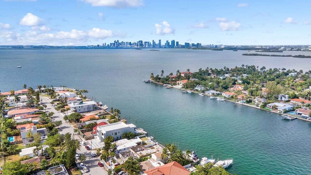 Photo of Outdoor in North Bay Village