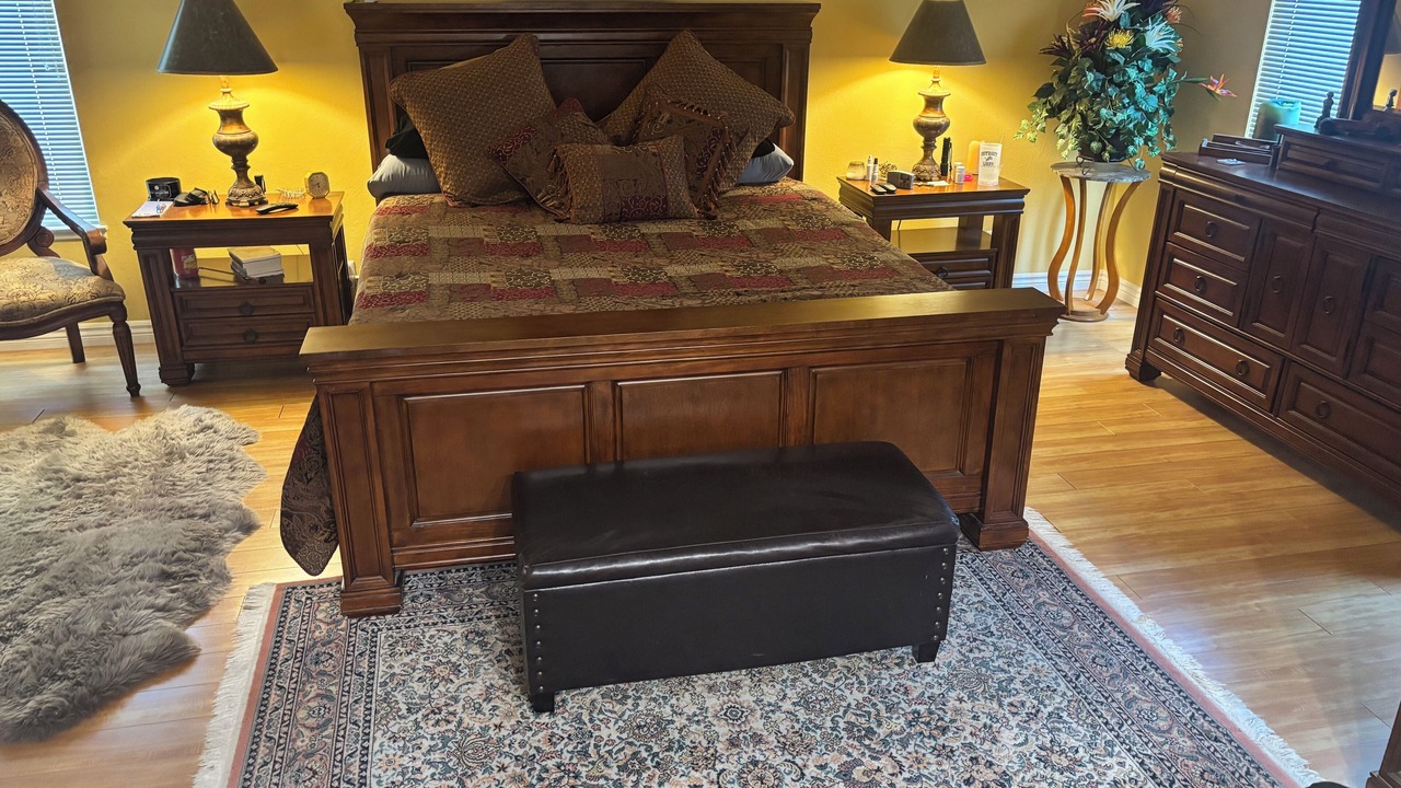 Photo of Bedroom in Lake Forest