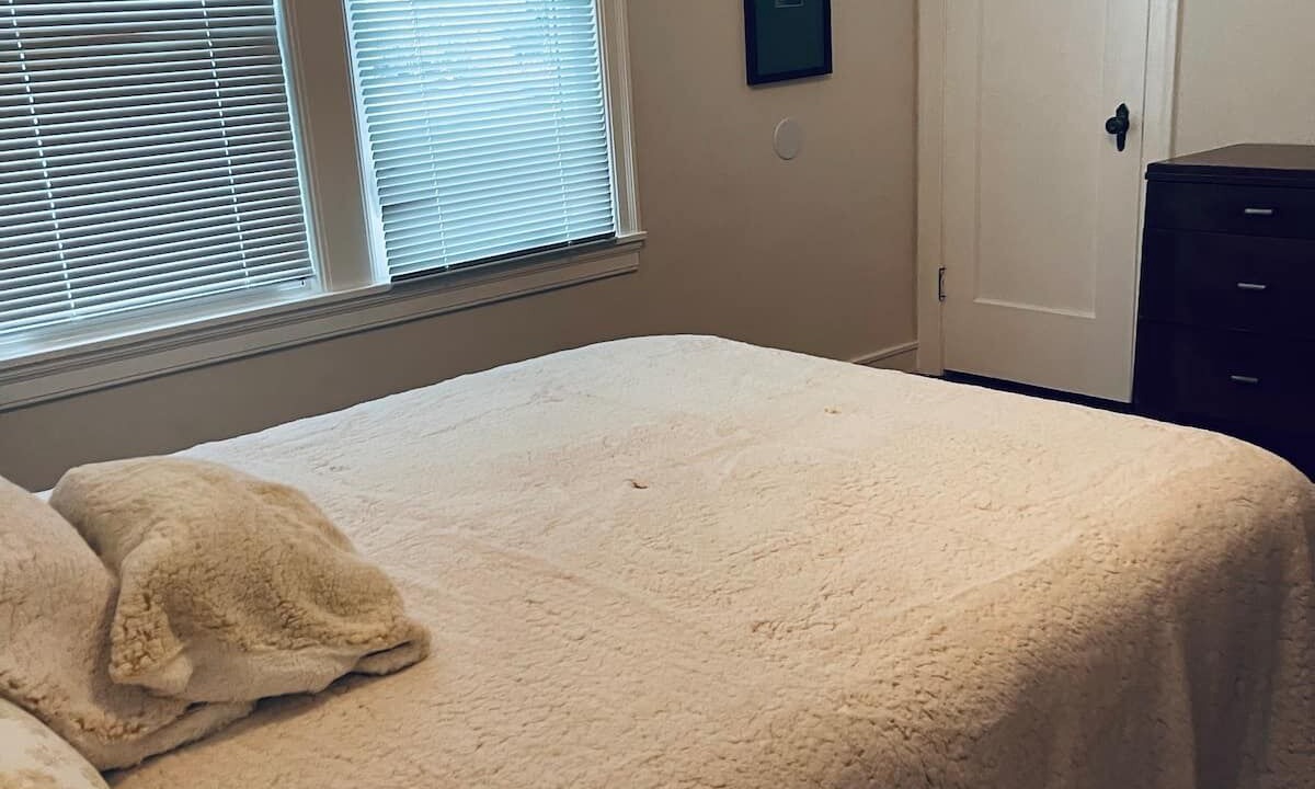 Photo of Bedroom in Southwest Berkeley
