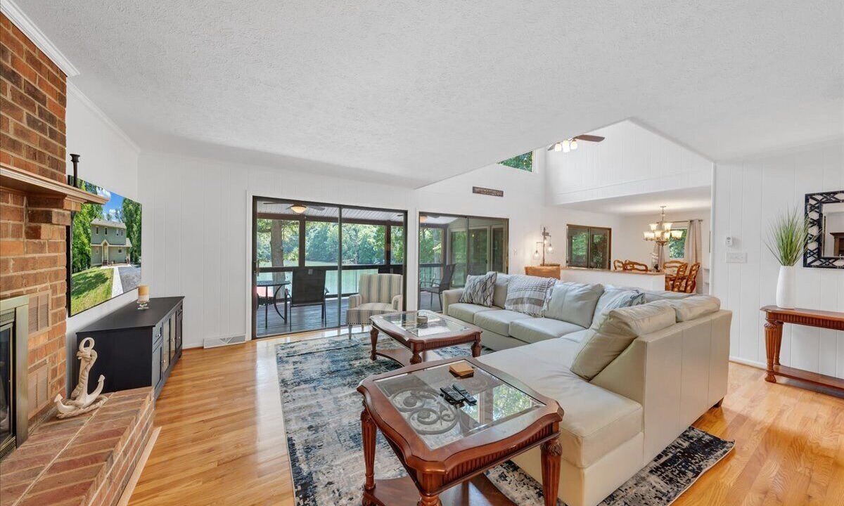 Photo of Bedroom in Smith Mountain Lake