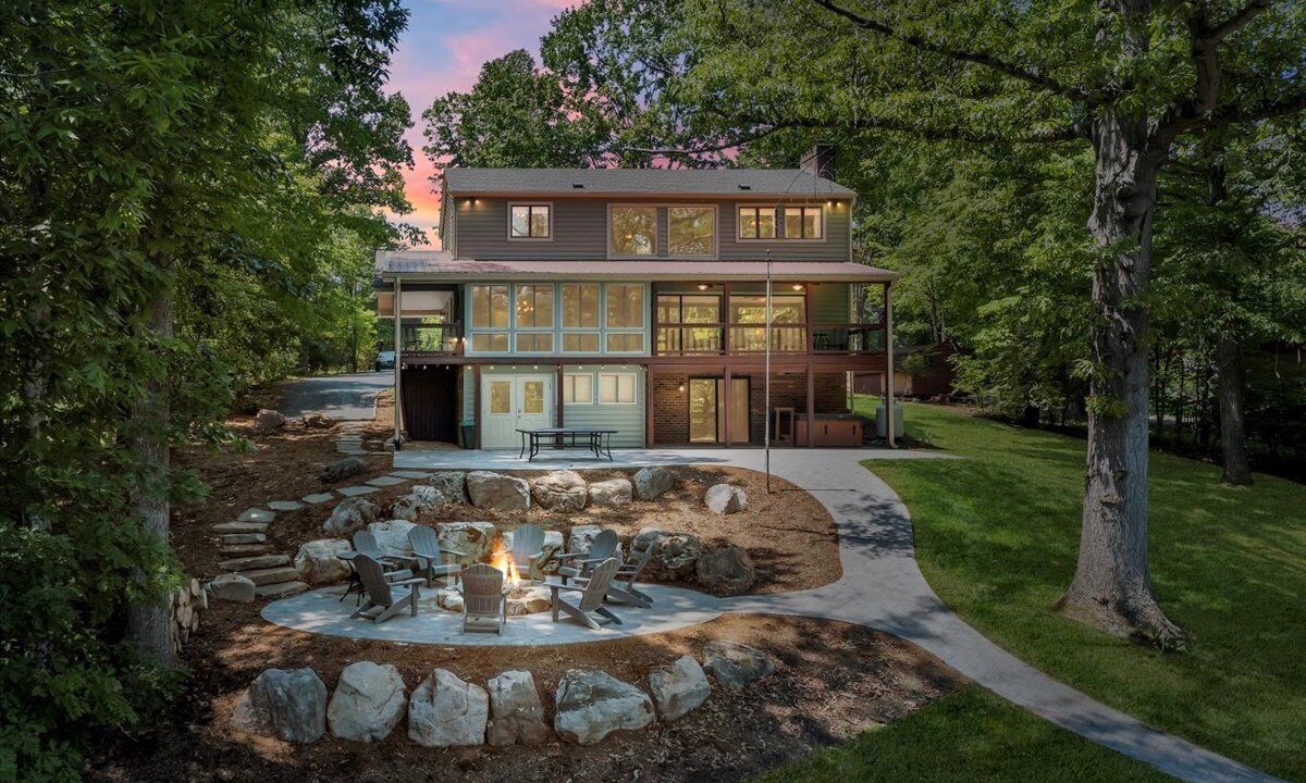Photo of Outdoor in Smith Mountain Lake