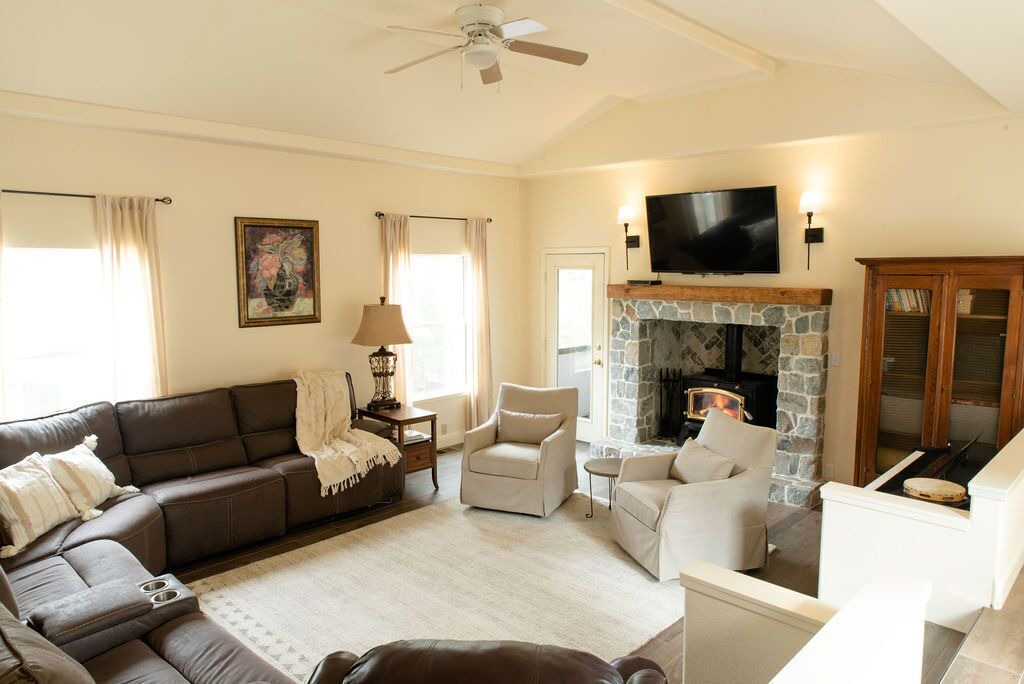 Photo of Bedroom in Groveland