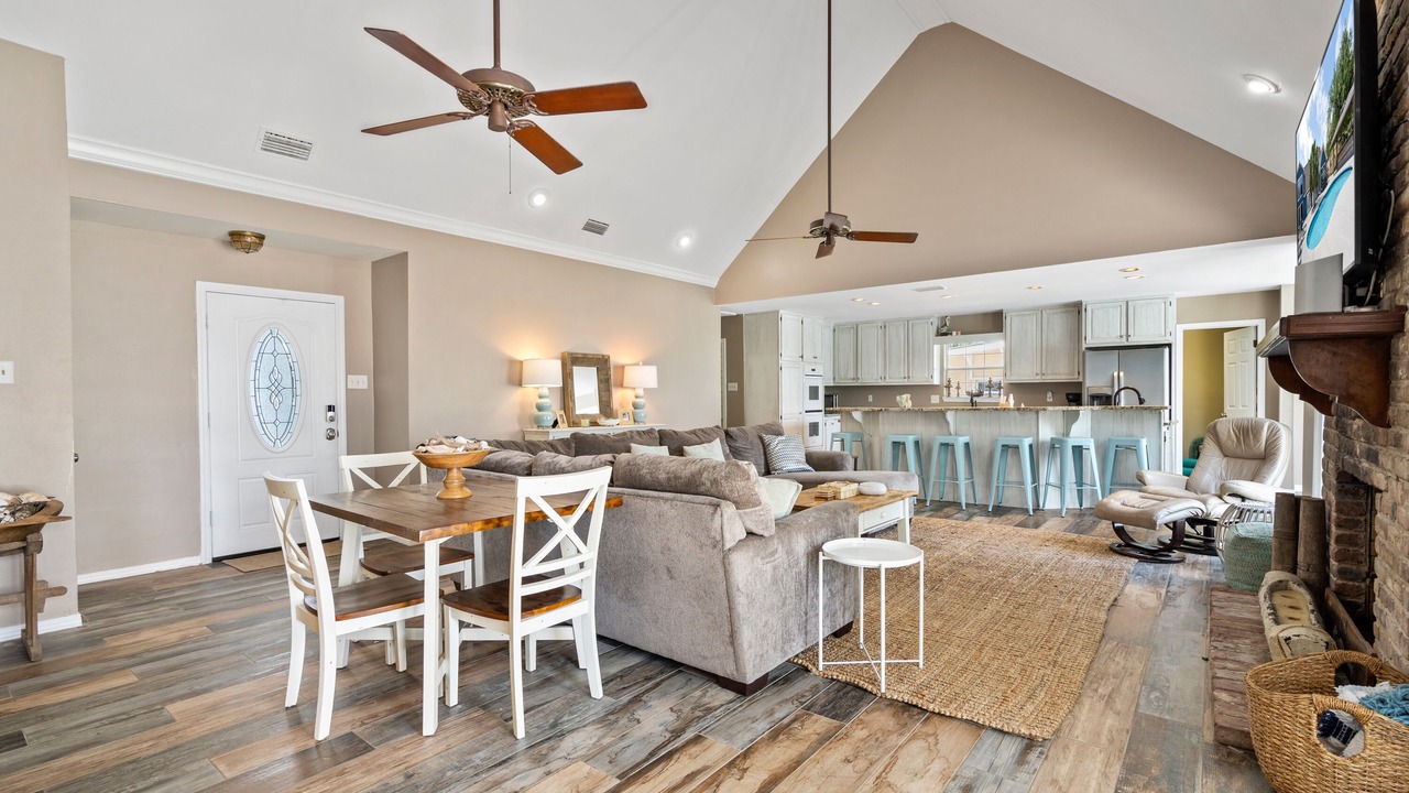Photo of Livingroom in Pass Drury