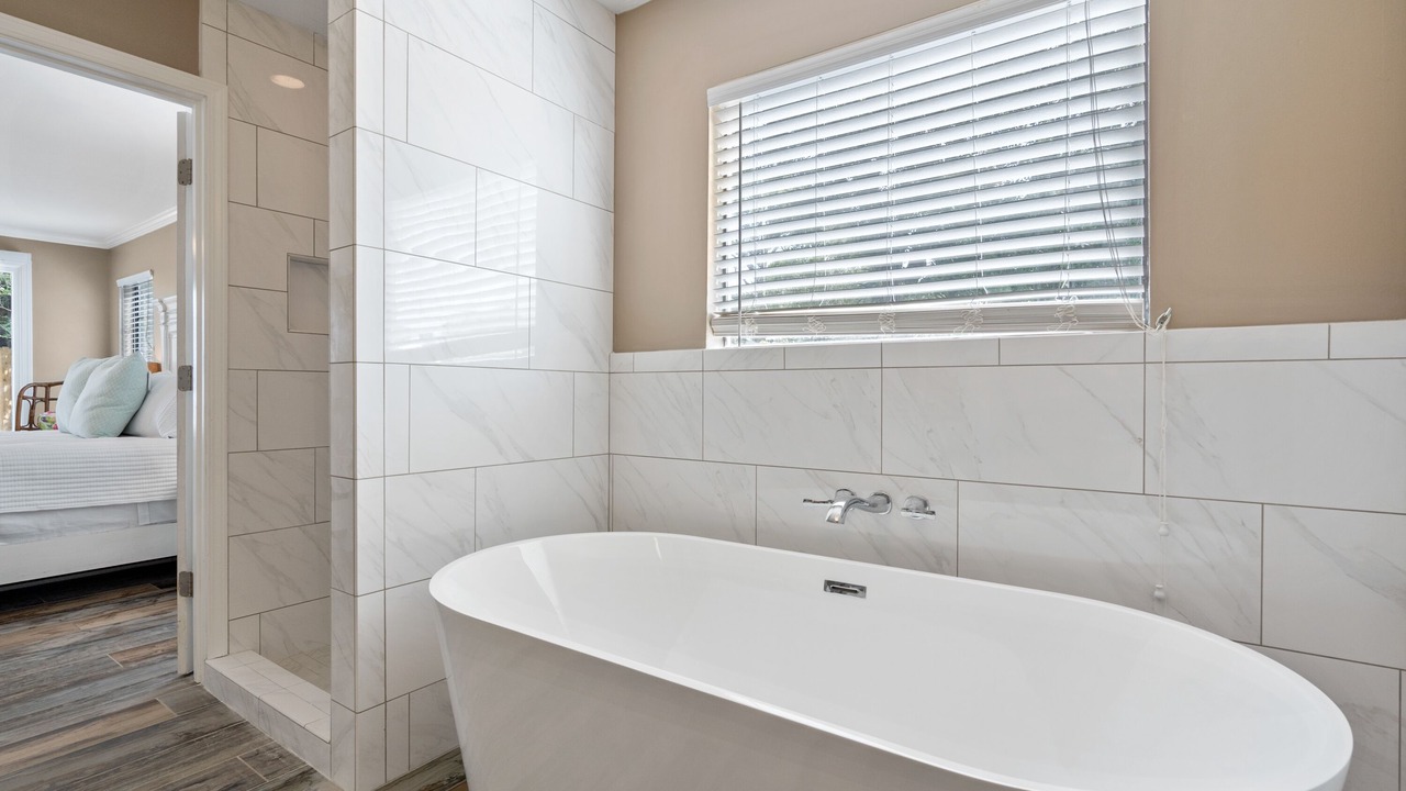 Photo of Bathroom in Pass Drury