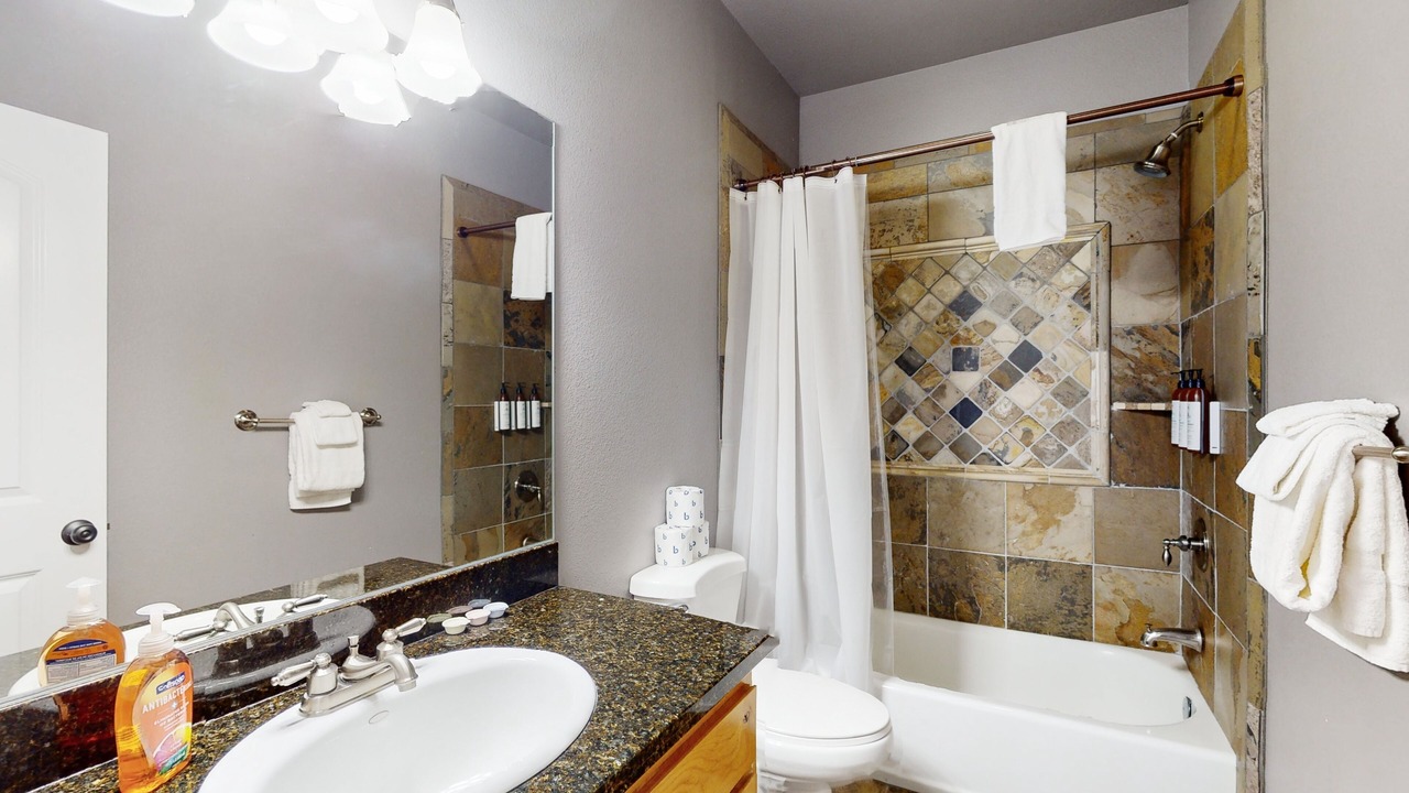 Photo of Bathroom in Mountain View Estates