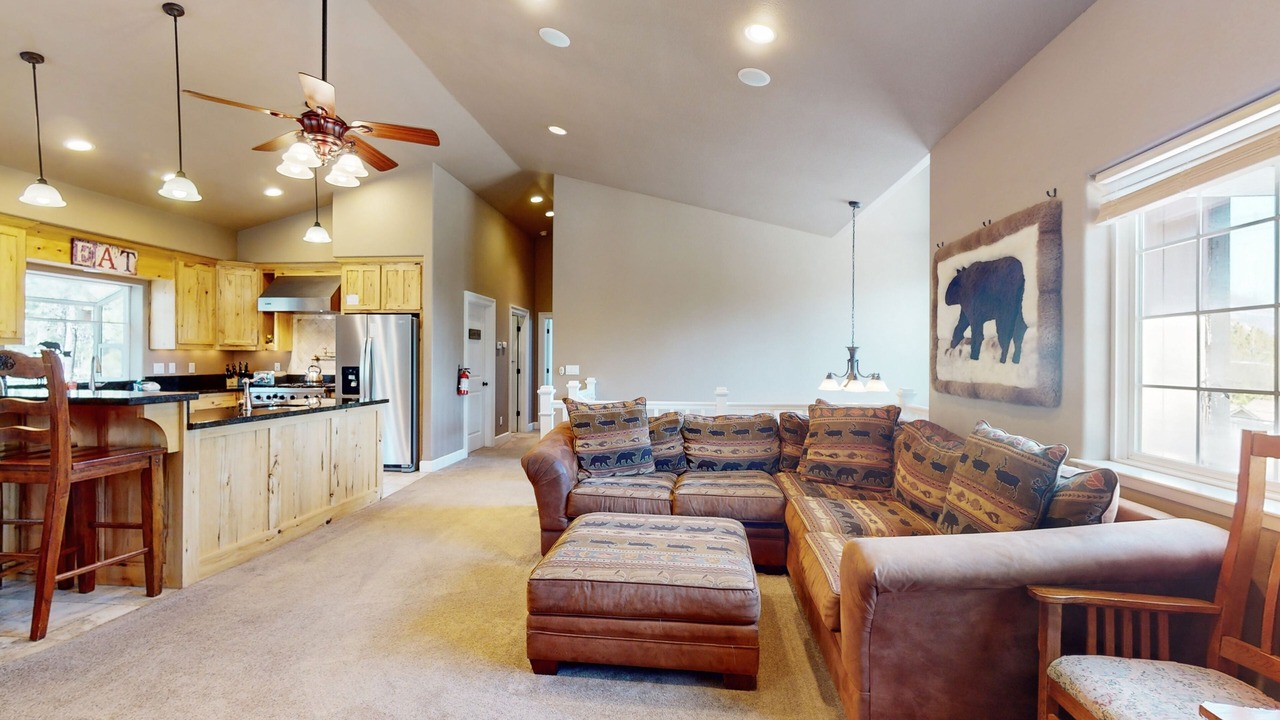 Photo of Livingroom in Mountain View Estates