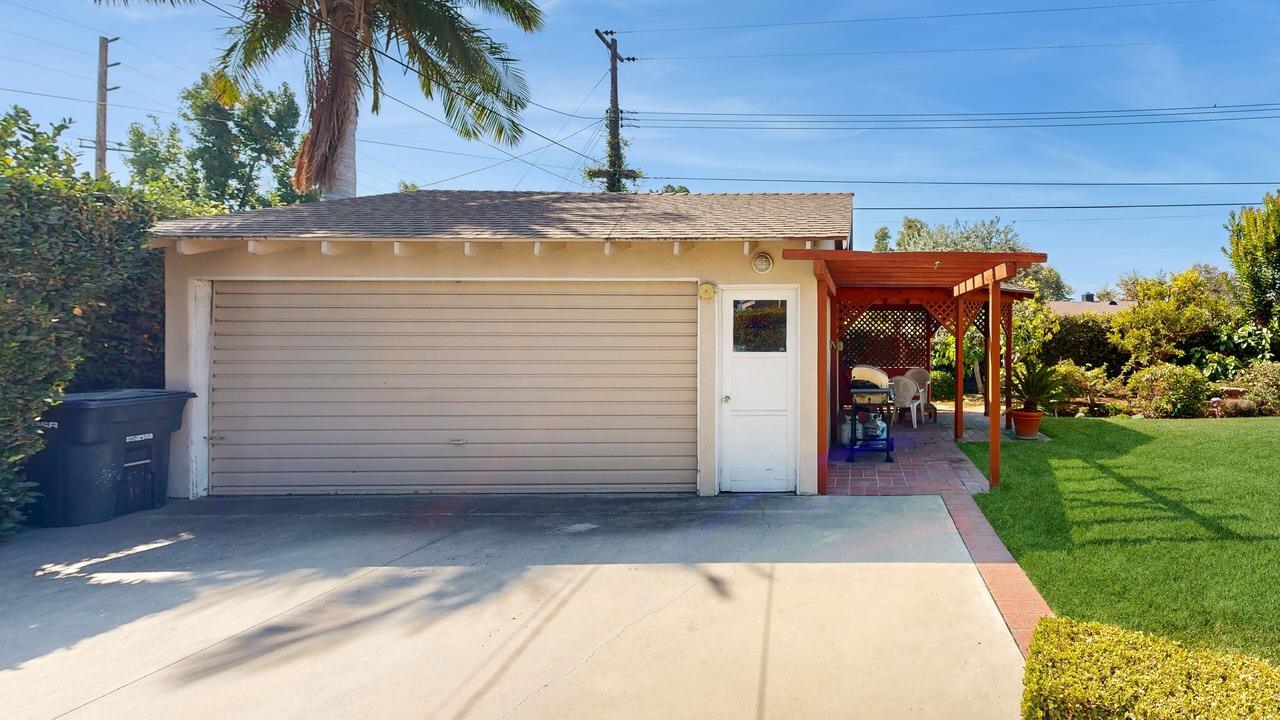 Photo of Patio Balcony in Orange