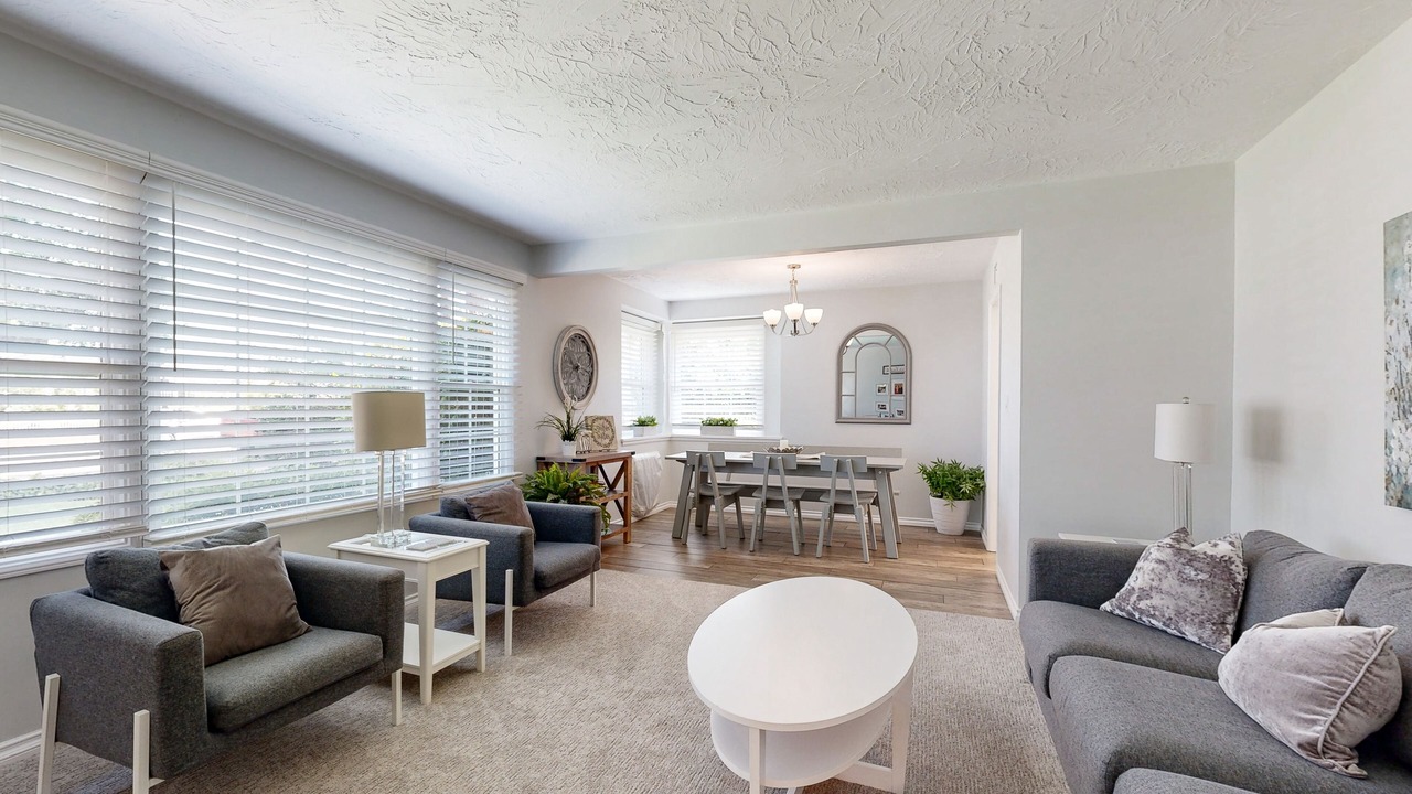 Photo of Livingroom in Orange