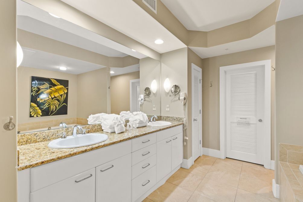 Photo of Bathroom in Orange Beach East