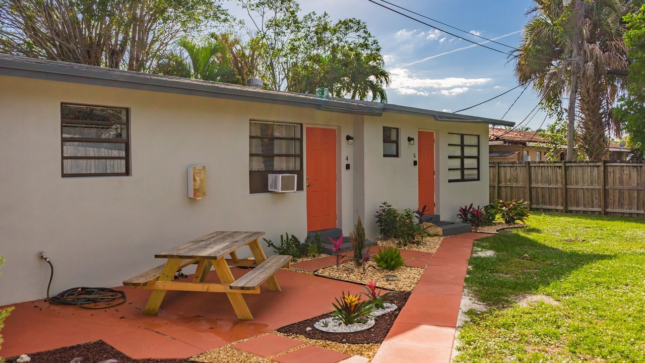 Photo of Outdoor in Middle River Terrace