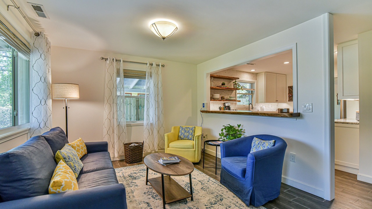 Photo of Livingroom in Oakley